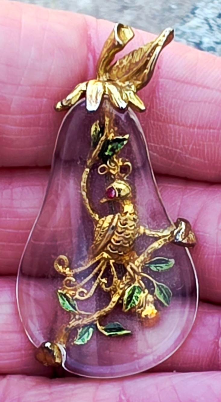 Vtg Lucite Partridge 1 3/4" Brooch in a Pear Tree Tancer II Christmas GoldTone